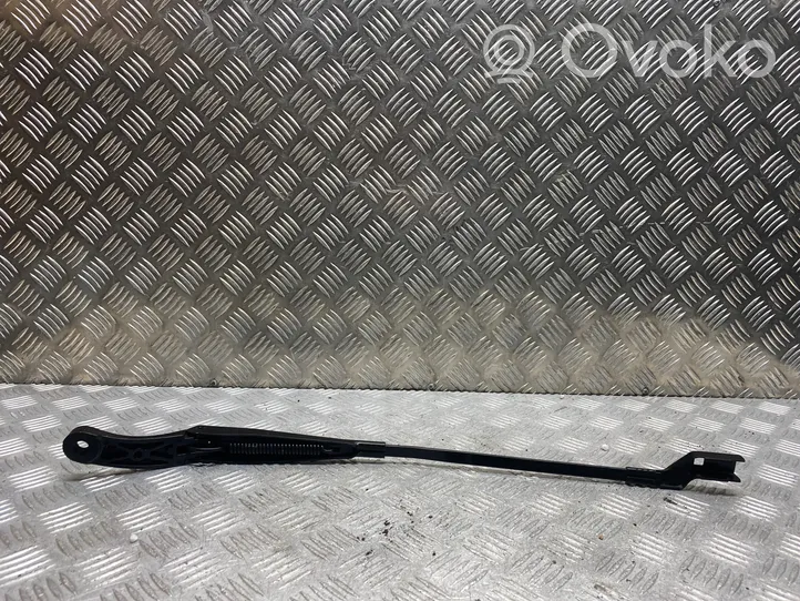 Opel Astra K Front wiper blade arm 39193931