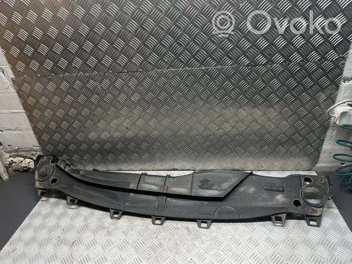 Opel Astra K Облицовка (облицовки) стеклоочистителей 333601545