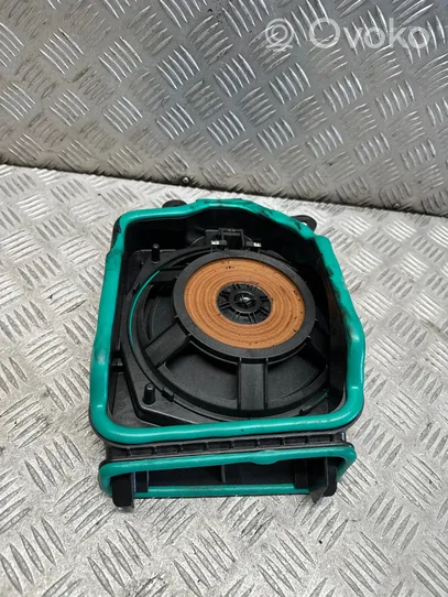 BMW 5 G30 G31 Subwoofer-bassokaiutin 6800953