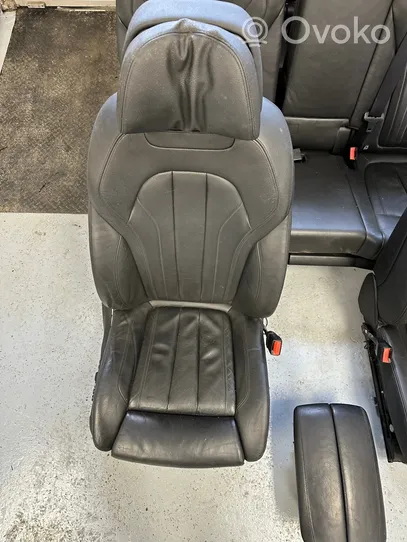 BMW X5 F15 Sitze und Türverkleidungen komplett 