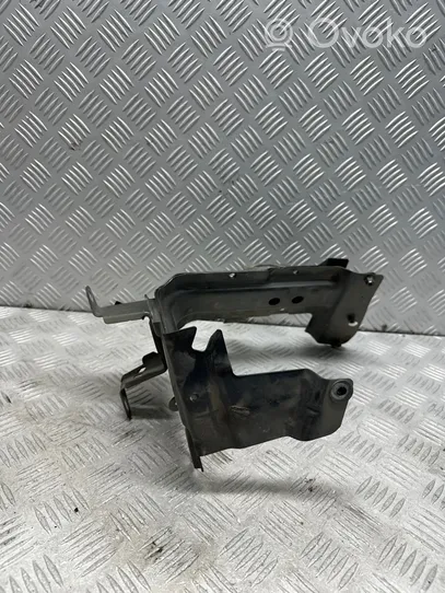 Audi Q7 4M Supporto di montaggio del parafango 4M0821138B