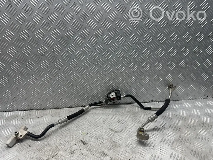 Audi Q7 4M Oro kondicionieriaus vamzdelis (-ai)/ žarna (-os) 8R0260696A