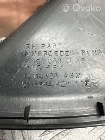 Mercedes-Benz ML W164 Garniture d'extrémité latérale du tableau de bord A1646800439