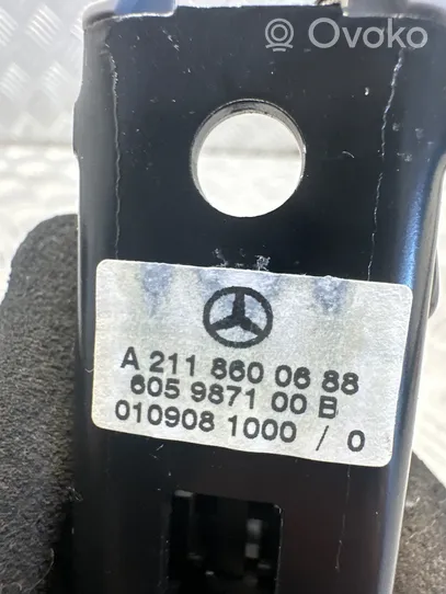 Mercedes-Benz ML W164 Turvavyön korkeudensäädin A2118600688