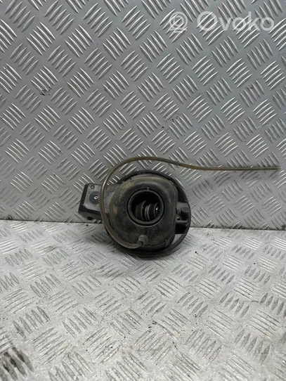 Volkswagen Golf VI Sportello del serbatoio del carburante 5K6809857