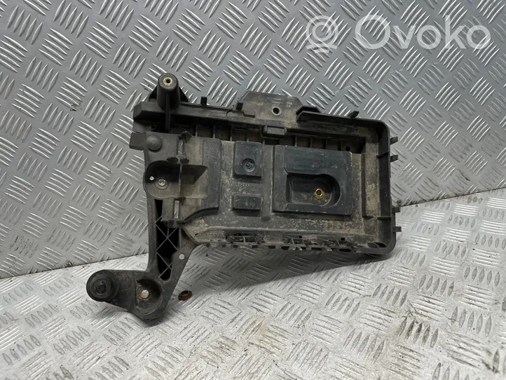 Volkswagen Golf VI Battery box tray 1K0915333