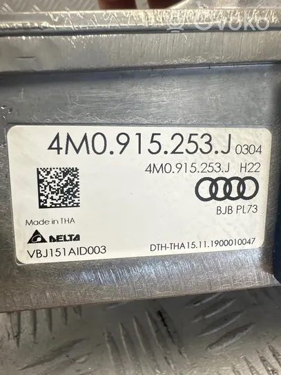 Audi Q7 4M Jännitteenmuunnin/vaihtosuuntaaja 4M0915253J