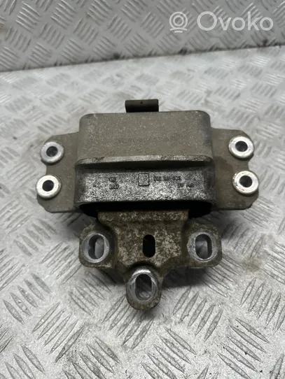 Volkswagen Tiguan Supporto di montaggio del motore 3C0199555