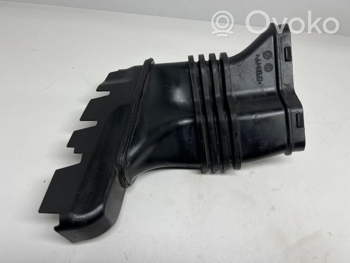 Audi RS6 Air intake duct part 4F0129905A