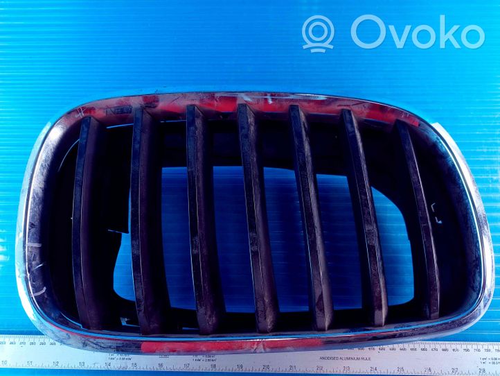 BMW X5 E70 Grille calandre supérieure de pare-chocs avant 51137171396