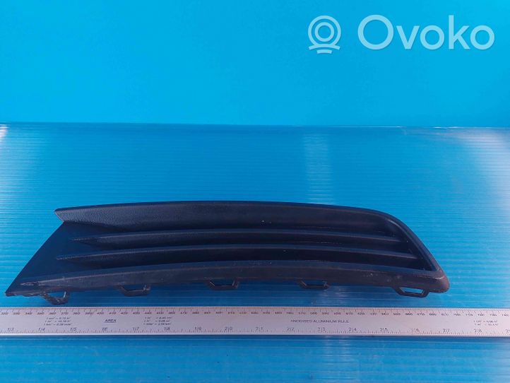 Volkswagen Touran III Grille inférieure de pare-chocs avant 5TA853665