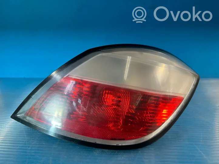 Opel Astra H Lampa tylna 24451837