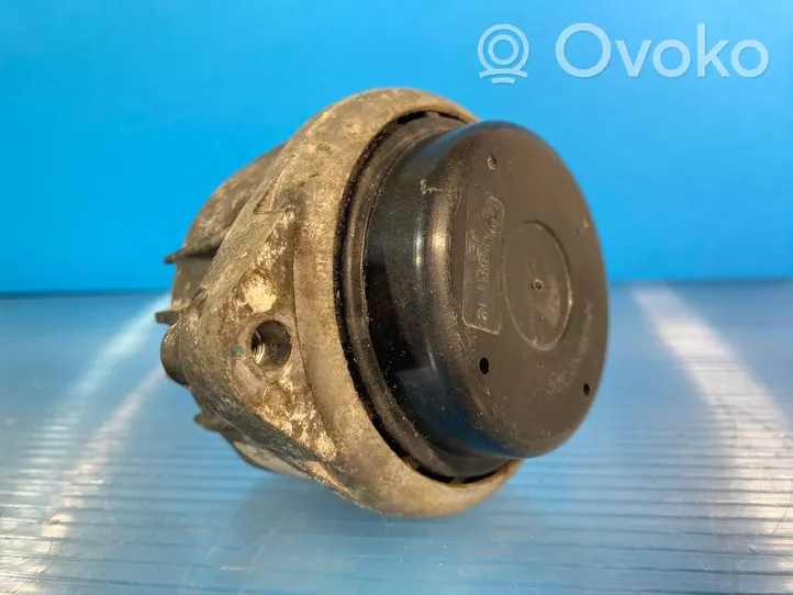 BMW 1 E81 E87 Soporte de montaje del motor 13981112