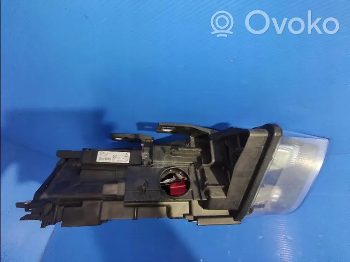 Audi Q3 F3 Phare frontale 8U0941005