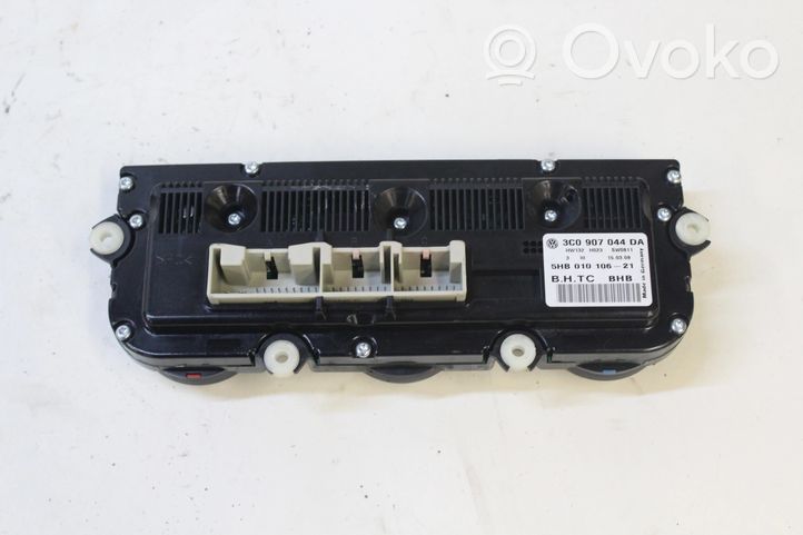 Volkswagen PASSAT B6 Tailgate/trunk/boot open switch 