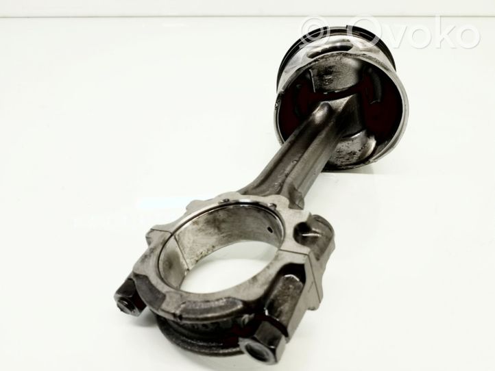 Nissan Primera Piston avec bielle 5M