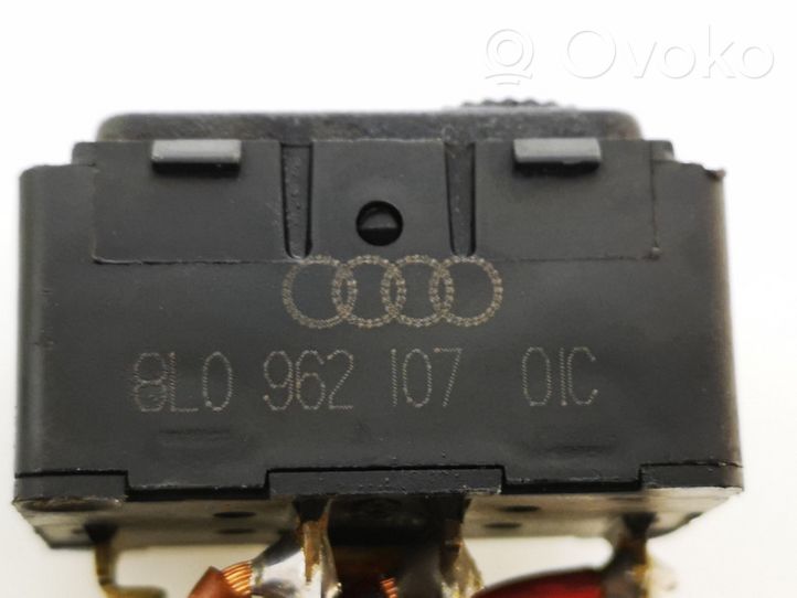 Audi A4 S4 B5 8D Botón interruptor de bloqueo de puertas 8L0962107