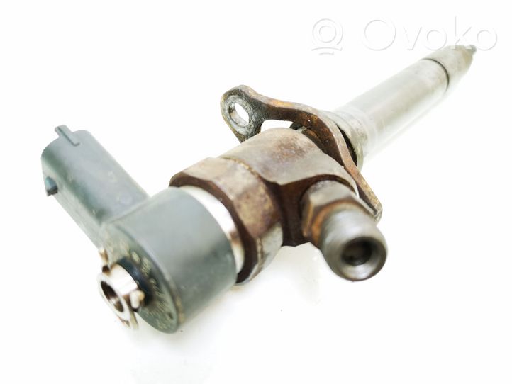 Volvo V70 Fuel injector 8658352