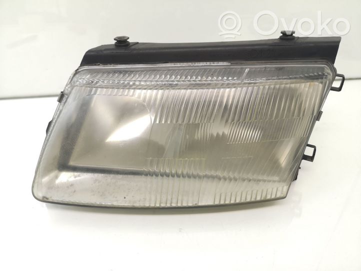 Volkswagen PASSAT B5 Lampa przednia 3A0941295