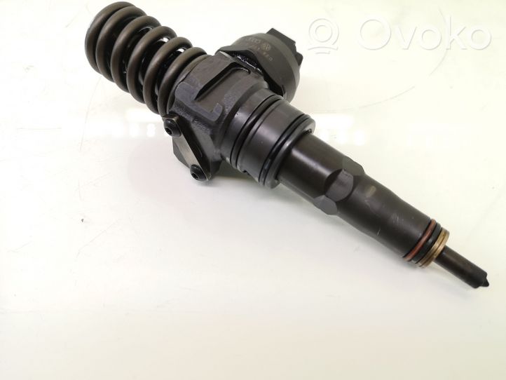 Volkswagen Jetta V Injecteur de carburant 038130073AG