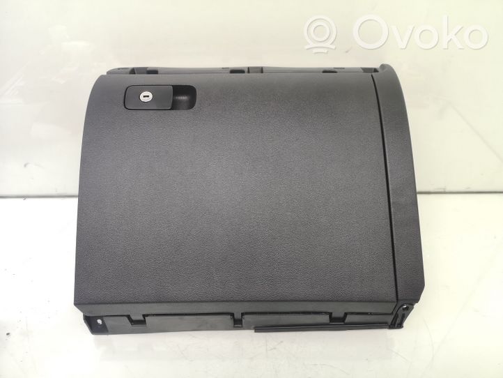 Volkswagen Jetta VI Glove box 5C7857097