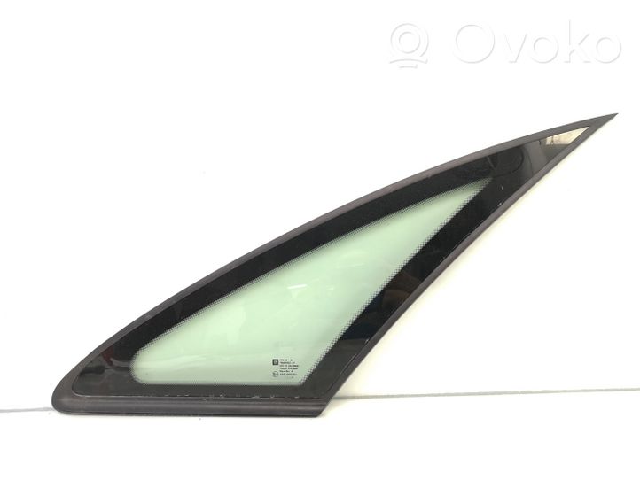 Opel Astra H Front triangle window/glass 