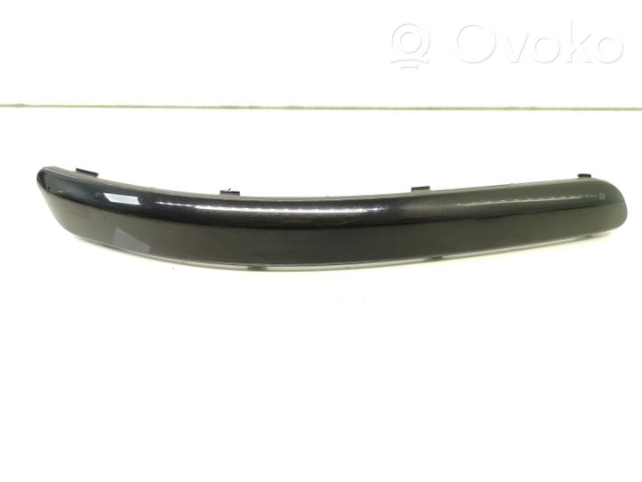 Volkswagen Polo IV 9N3 Moulure de pare-chocs avant 6Q0807718A