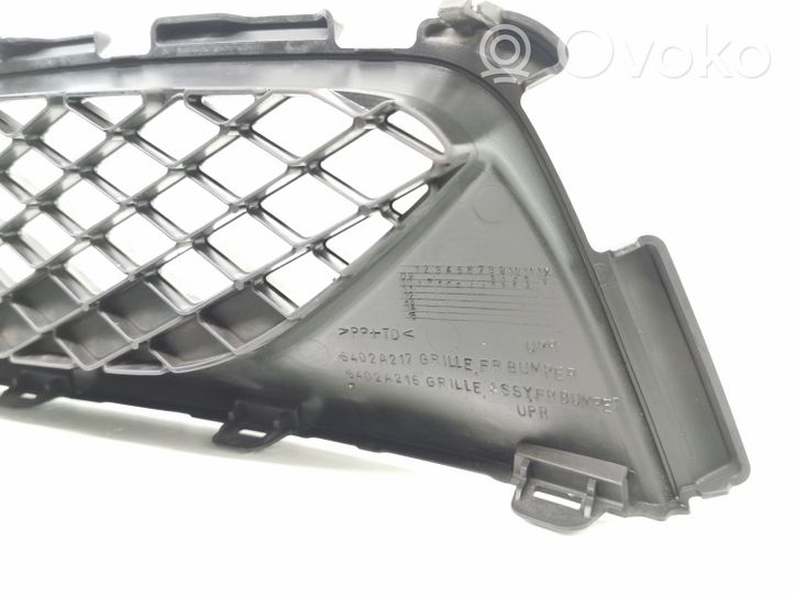 Mitsubishi ASX Griglia superiore del radiatore paraurti anteriore 6402A217