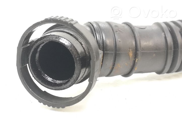 Volkswagen Golf V Sfiato/tubo di sfiato/tubo flessibile 03G103493D