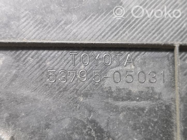 Toyota Avensis T250 Pannello di supporto del radiatore (usato) 5379505031