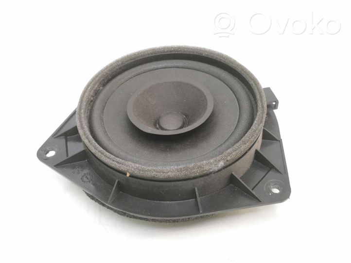 Toyota Avensis T250 Enceinte de porte arrière 8616002380