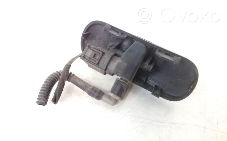 Volkswagen Jetta V Windshield washer spray nozzle 1T0955986