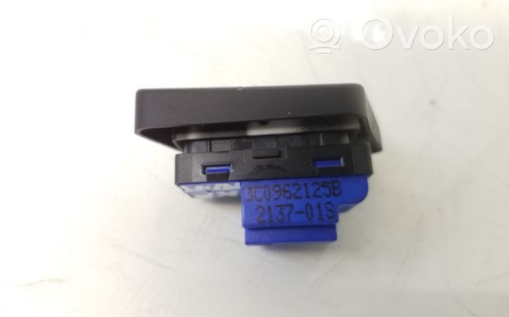 Volkswagen PASSAT B6 Central locking switch button 3C0962125B