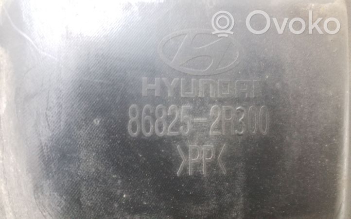 Hyundai i30 Aizmugurējais apakšspārns 868252R300