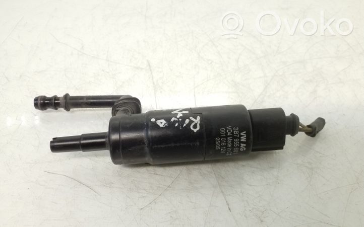 Volkswagen Jetta V Headlight washer pump 3B7955681