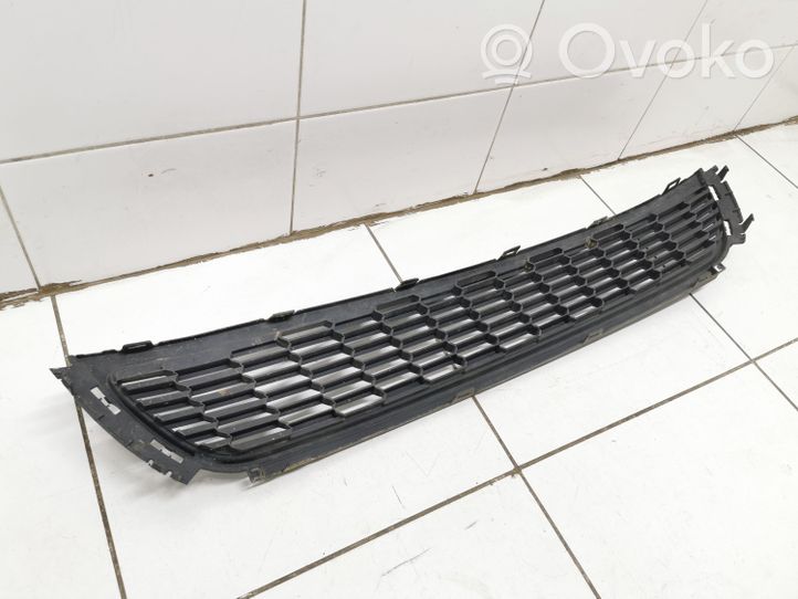 Volkswagen Polo V 6R Grille inférieure de pare-chocs avant 6R0853677A