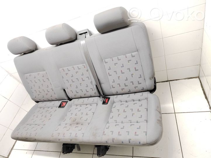 Volkswagen Transporter - Caravelle T4 Third row seats 7H0881321