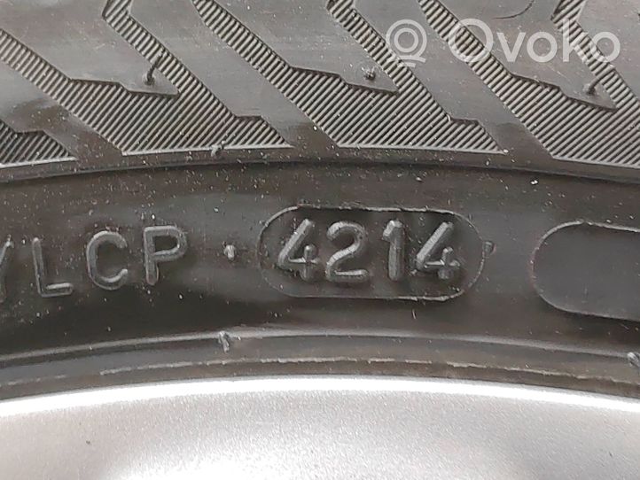 Volkswagen Golf I Pneus d’hiver R16 à crampons NOKIANHAKKAPELIITTA8