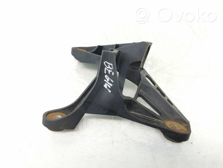 Volkswagen Touran I Gear shift cable bracket 1K0711789G