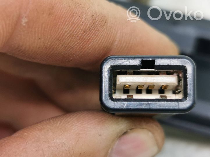 Honda CR-V Connettore plug in USB 3U2Y0