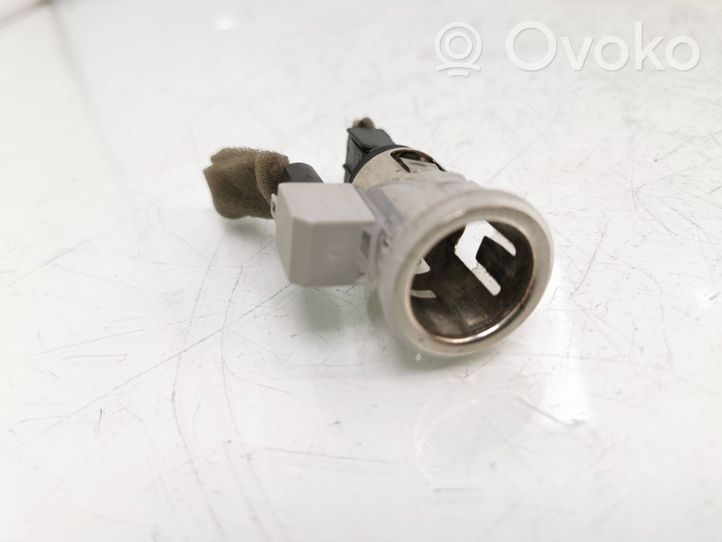 Hyundai Santa Fe 12 V Socket (front) 