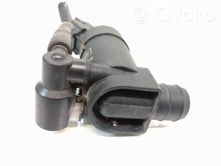 Volvo C30 Pompe de lave-glace de pare-brise 1S7117K624FE