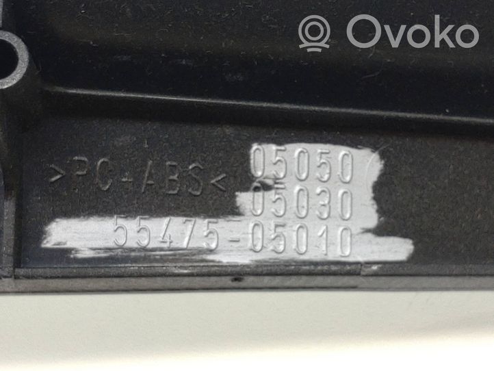 Toyota Avensis T250 Kojelaudan hansikaslokeron lista 5547505010