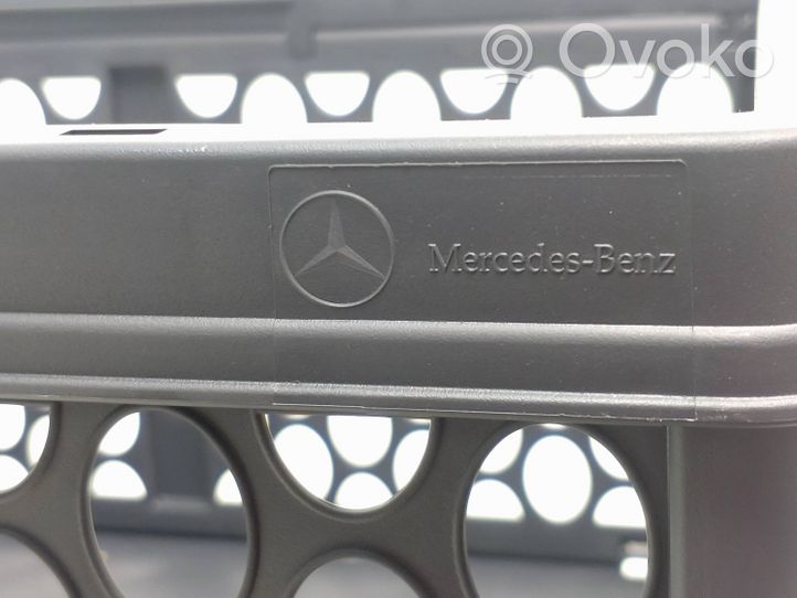 Mercedes-Benz EQC Tavaratilan säilytyslokero A2038400020