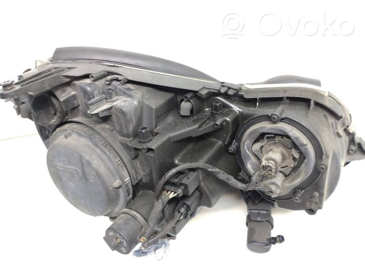 Mercedes-Benz E W211 Lampa przednia A0028202426