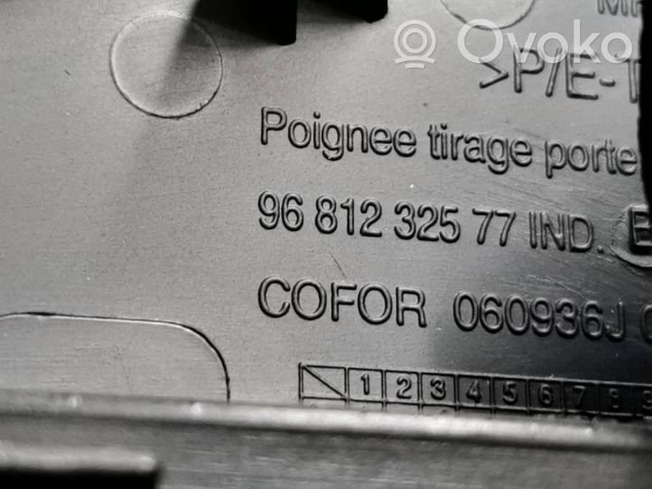 Peugeot Partner Garniture de panneau carte de porte avant 9681235277