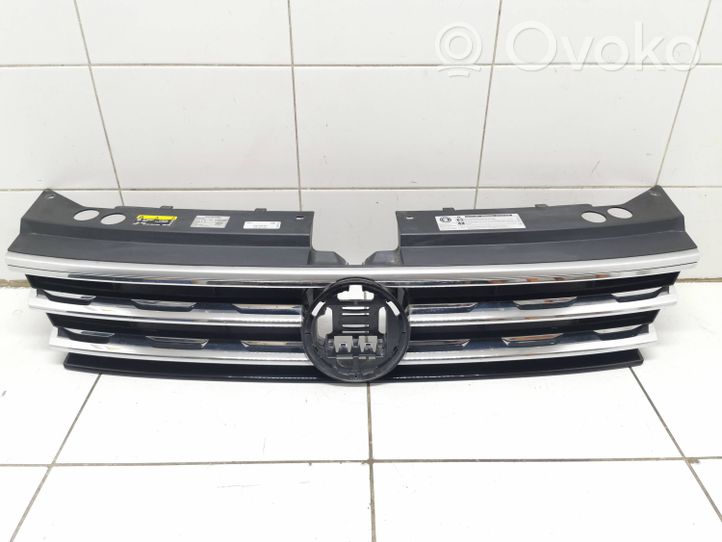 Volkswagen Tiguan Grotelės viršutinės 5NA853653B