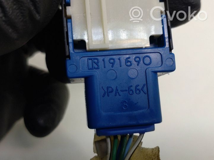 Toyota Auris E180 Seat heating switch 191690