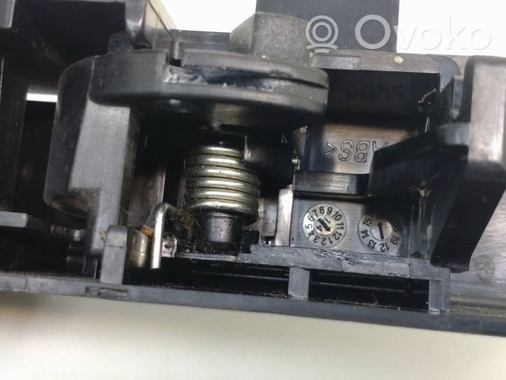 Toyota Auris E180 Bouton interrupteur de trappe à essence 