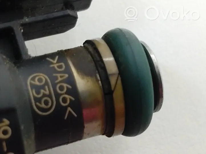 Ford Focus Fuel injector DM5G9F593AA